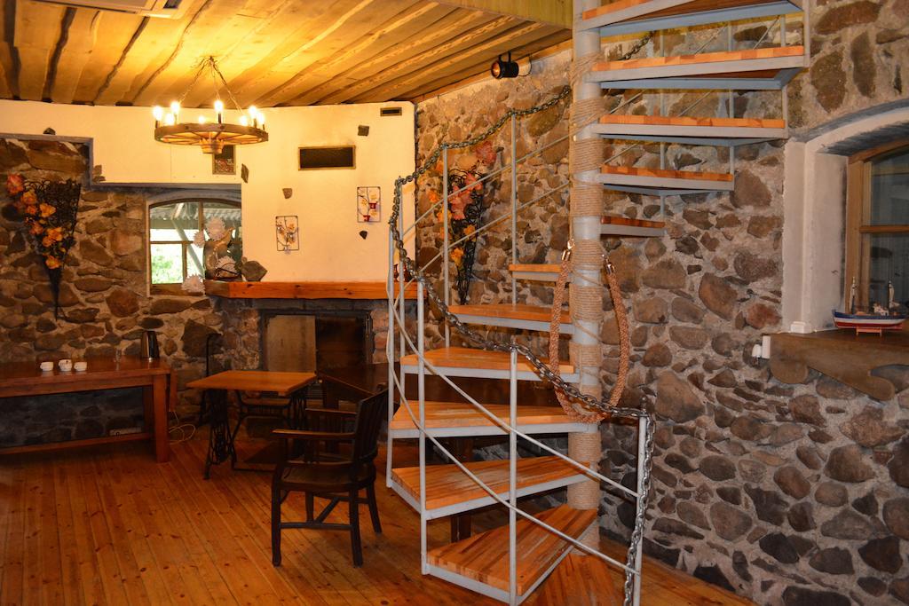 Hotel Viesu Nams Klanas à Engure Extérieur photo
