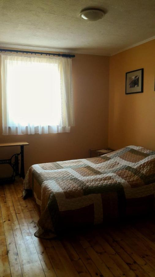 Hotel Viesu Nams Klanas à Engure Extérieur photo